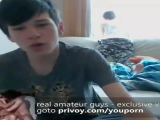veľké tit lesbičky s remienkom ons